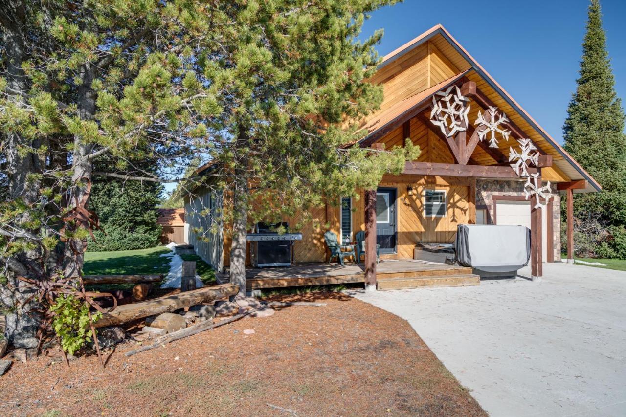 Huckleberry Hollow By Kabino Hot Tub Firepit Ps2 Satellite Grill Wifi Golf Course Island Park Bagian luar foto
